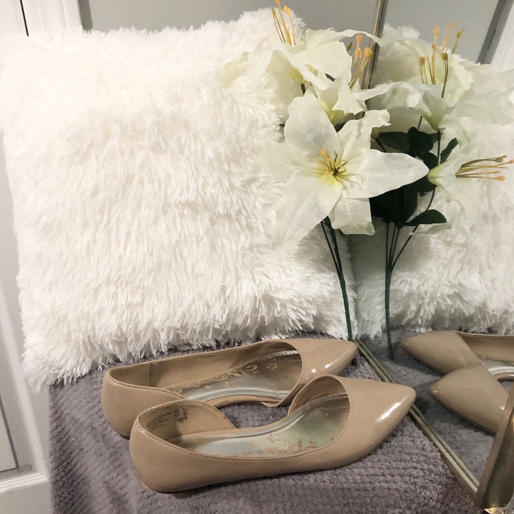 SALE‼️🎉🌻Cute Nude Flats🌻